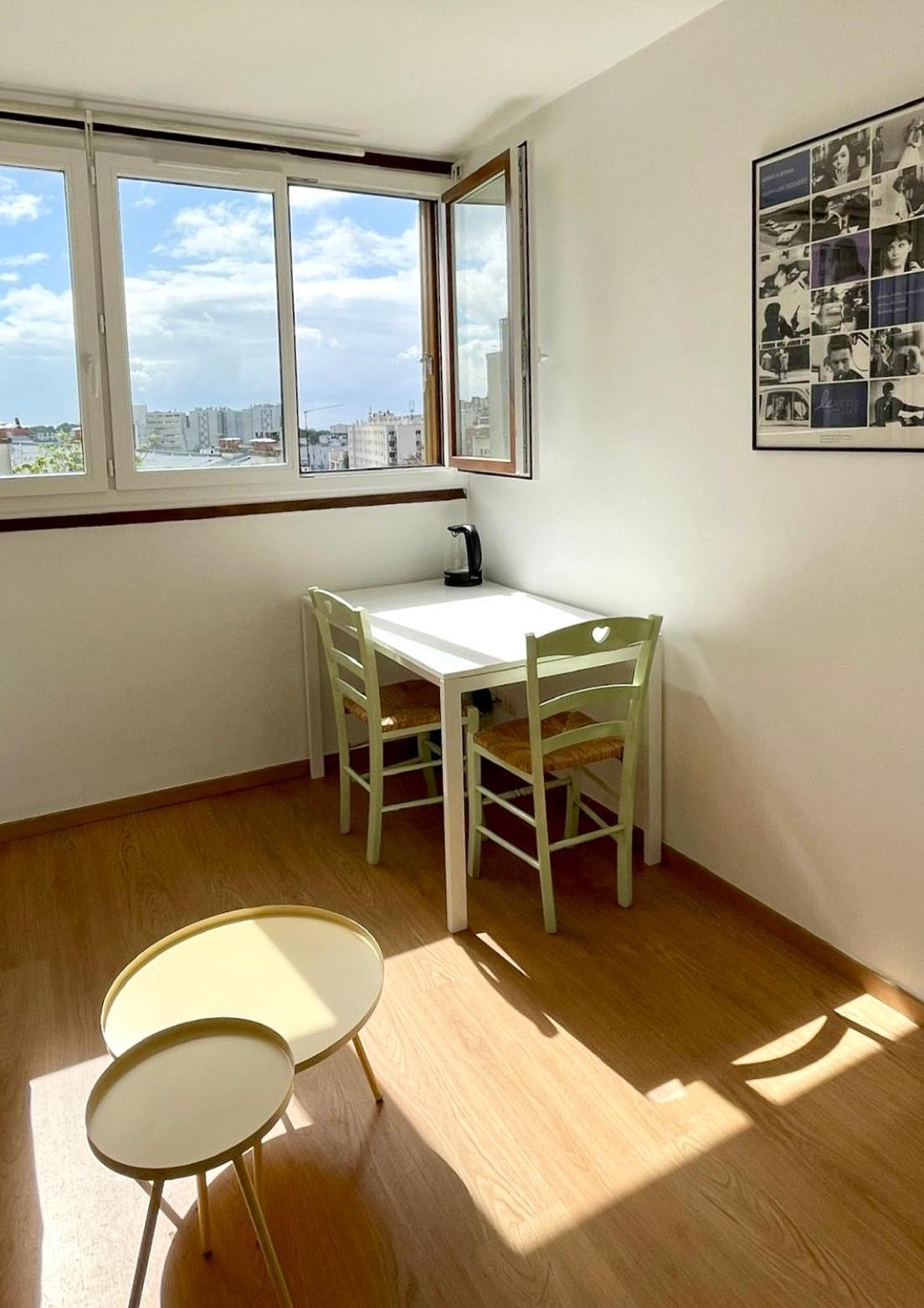 Charming Bright Sunny Studio In Belleville Parijs Buitenkant foto