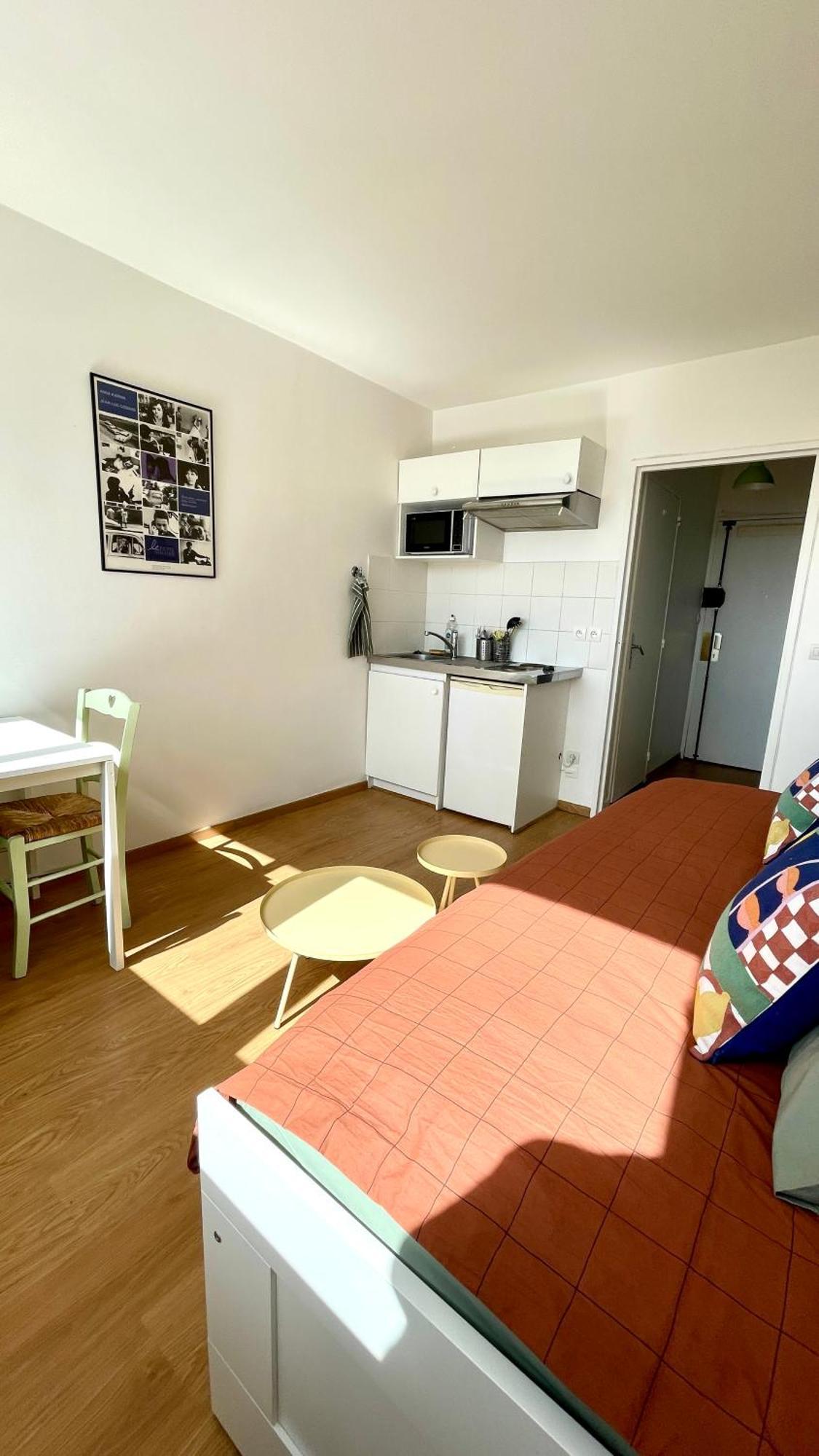 Charming Bright Sunny Studio In Belleville Parijs Buitenkant foto